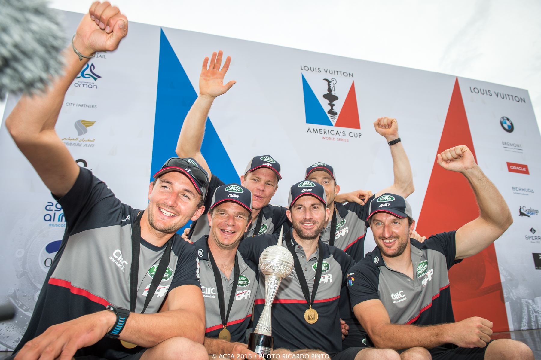 Ainslie Beats Spithill In Oman As Overall Series Leaderboard Tightens