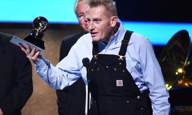 Country Music Couple Joey+Rory Honored With Grammy Award