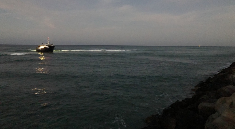 Coast Guard Investigating Cause Of Fishing Vessel Grounding Off Honolulu Airport
