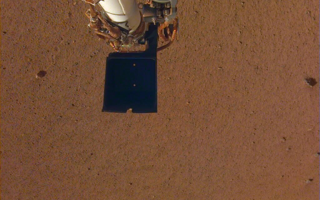 NASA’s Mars InSight Flexes Its Arm