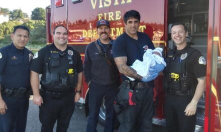 Oceanside police officers help pregnant woman in labor give birth