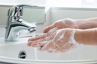 COVID-19: How to care for dry hands after washing them so much