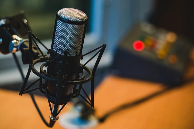 U.S. podcast ad revenues near $1 billion, according to IAB
