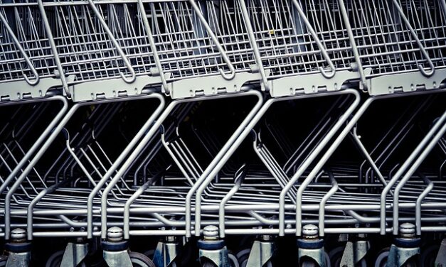 DA warns of purse-snatchers targeting elderly women at supermarkets