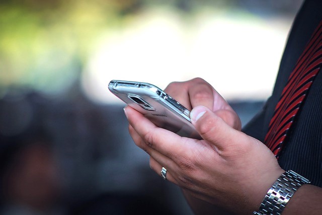 For young adults, limiting social media use doesn’t improve well-being
