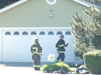 Firefighters extinguish kitchen fire after neighbors report smoke